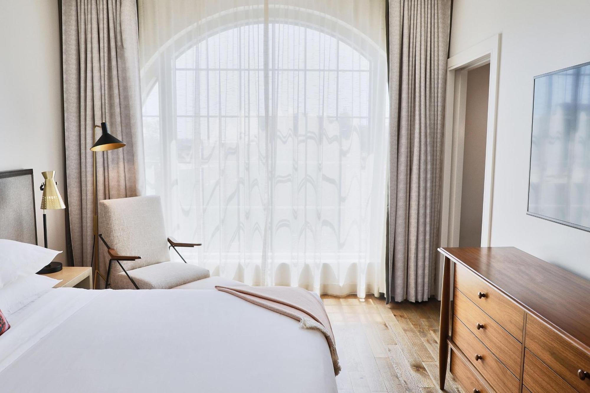 One Bedroom King Suite,1555788463:JPEG