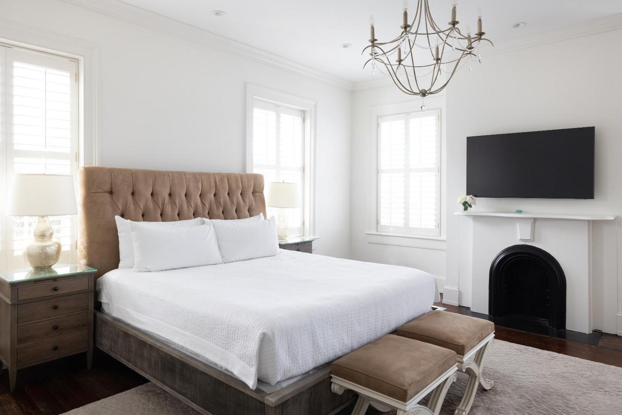 Deluxe Apartment (Self Check-in with Virtual Front Desk)