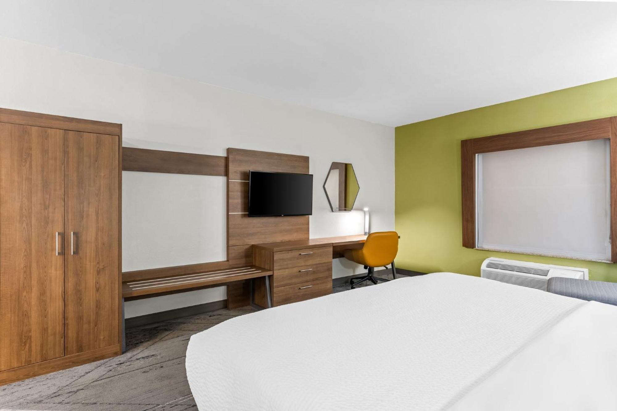 Standard King Room