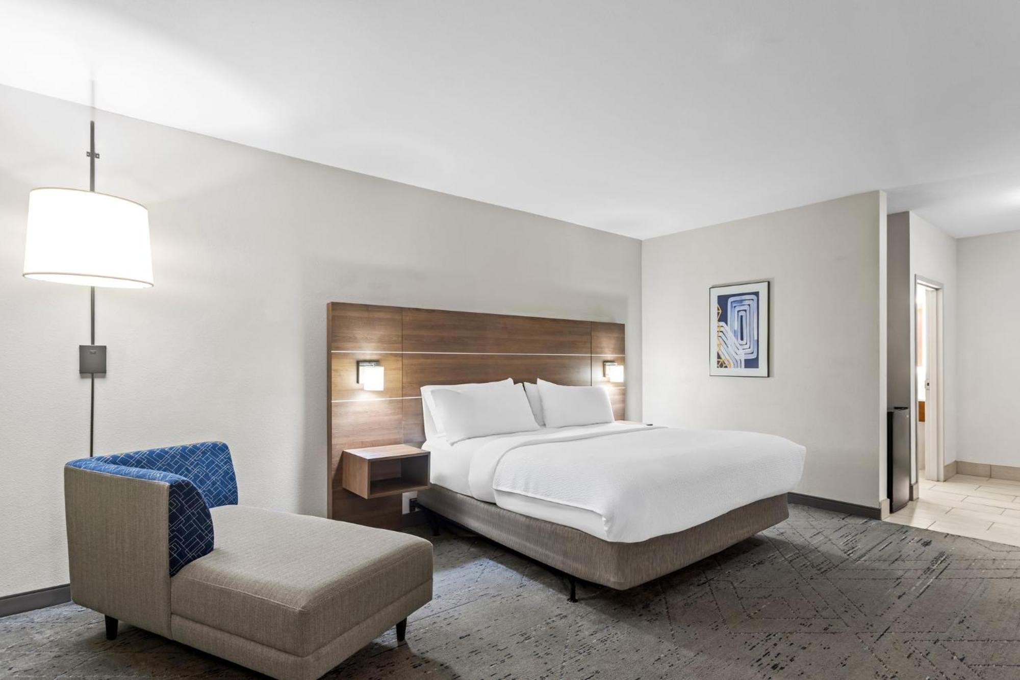 Standard King Room