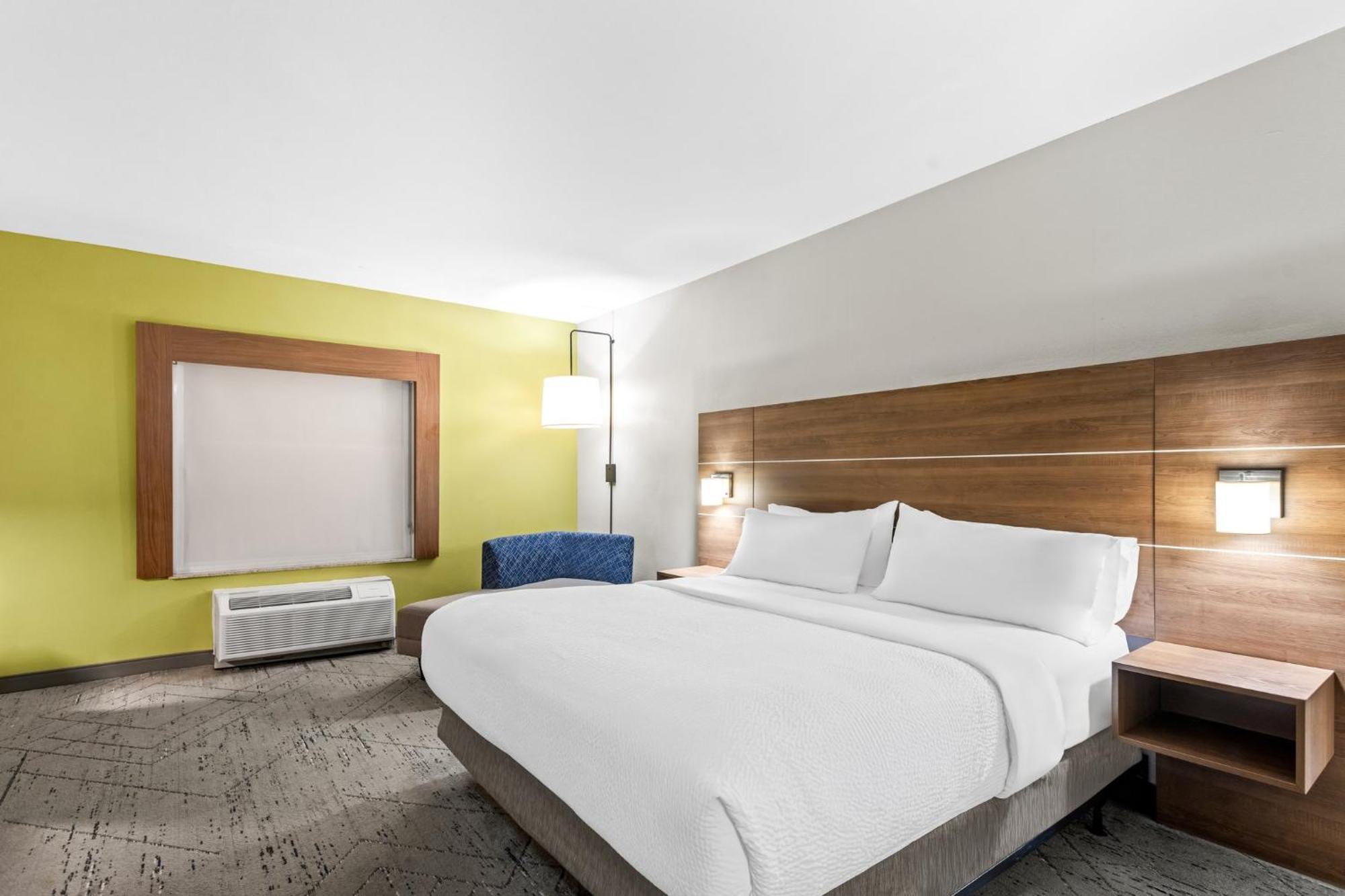Standard King Room