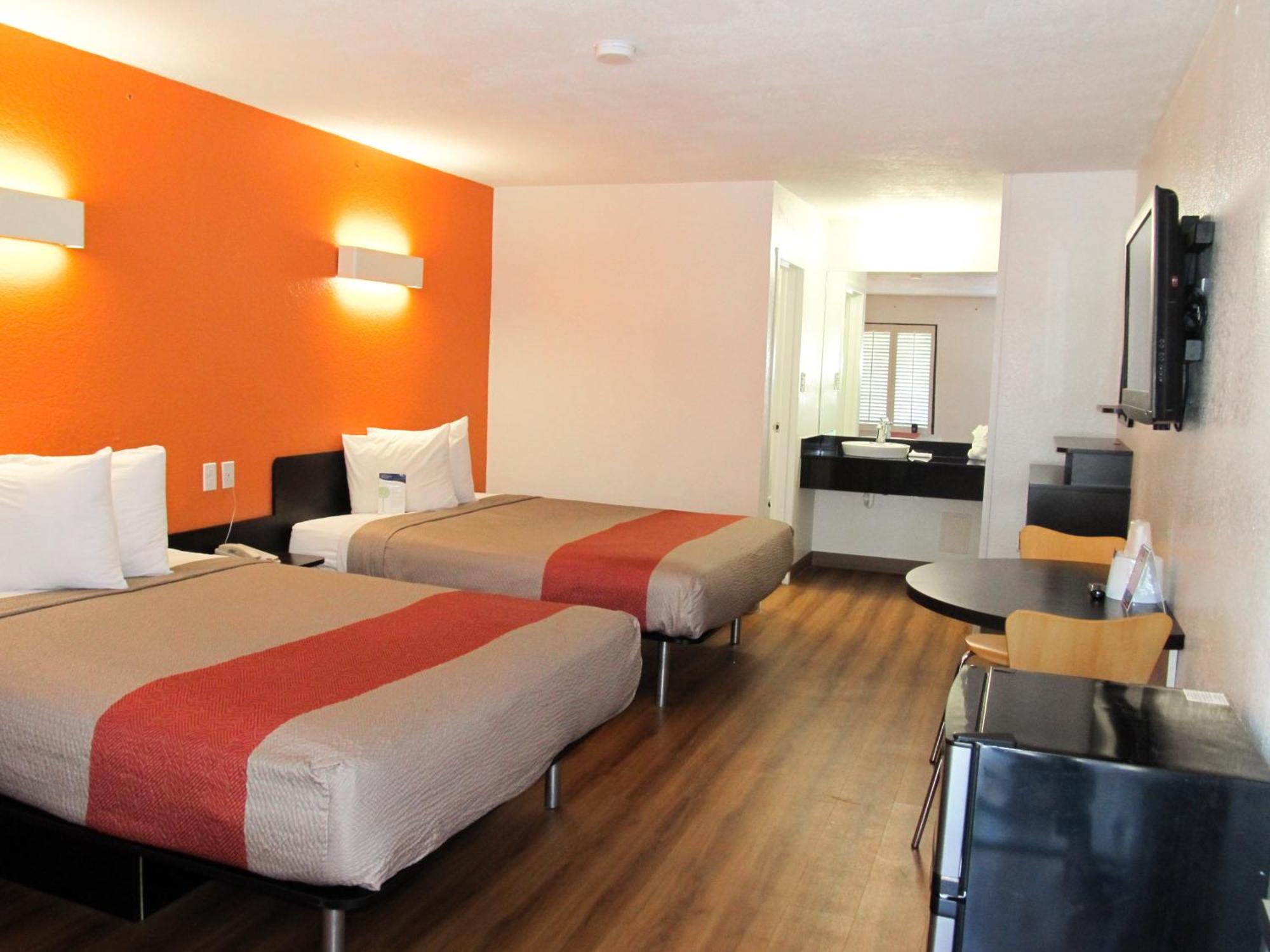 Queen Room Two Queen Beds Disability Access Roll Shower