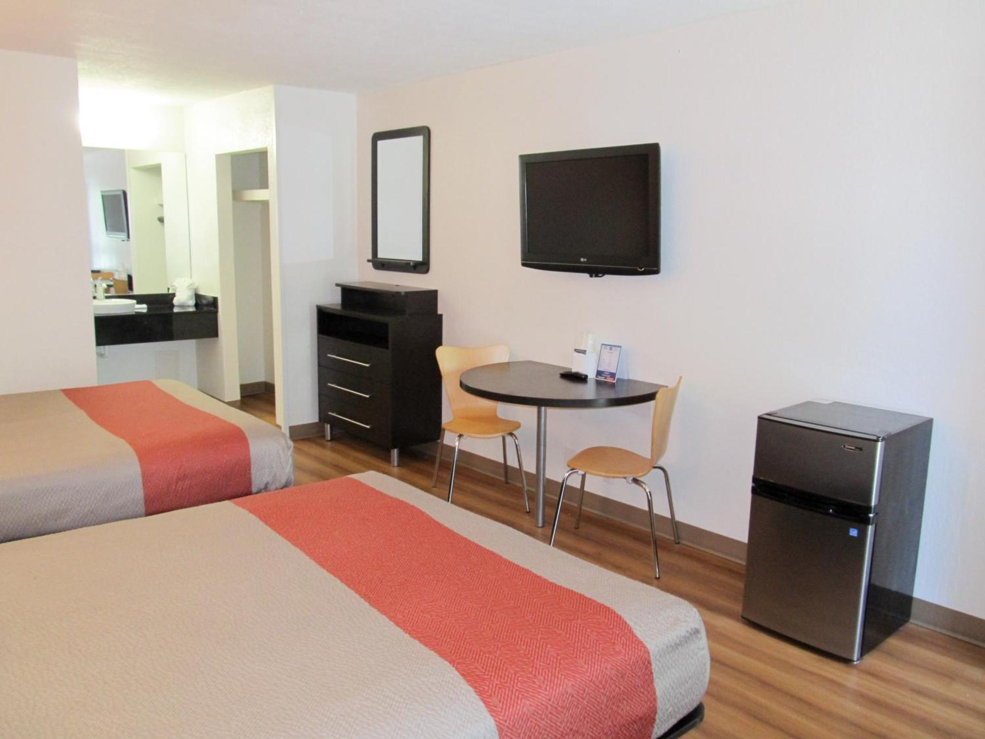 Queen Room Two Queen Beds Disability Access Roll Shower