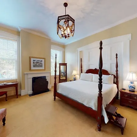 The Presidents' Quarters Inn-3