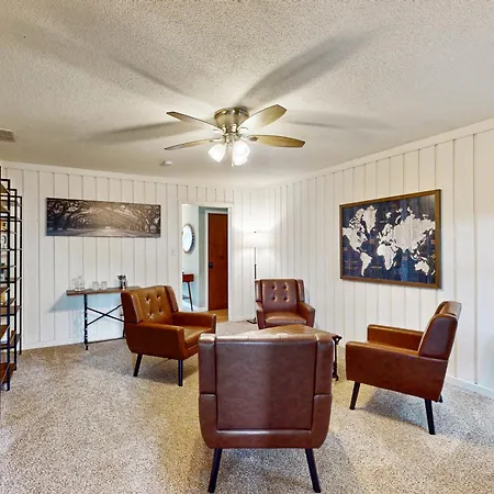 Twin Oaks-2