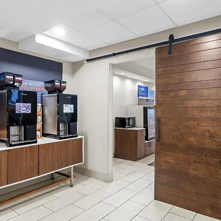 Holiday Inn Express Hotel & Suites Savannah Midtown By Ihg-2
